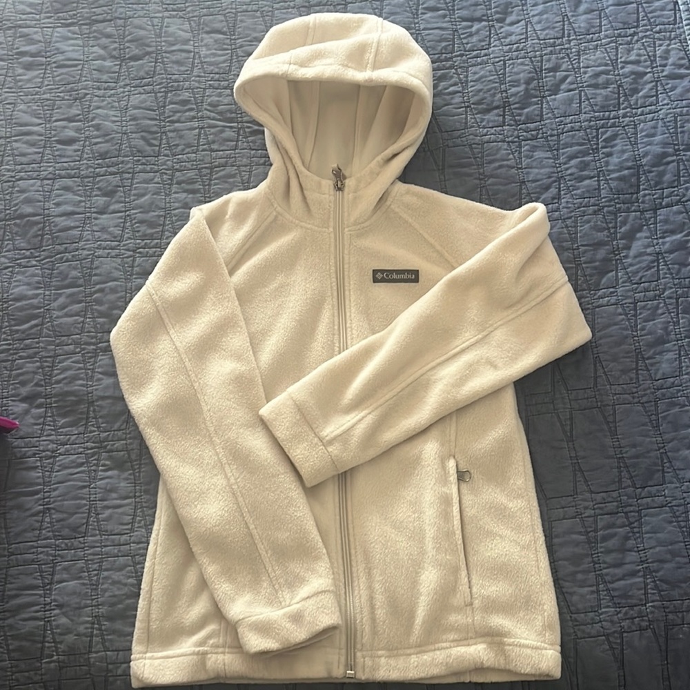 Crème colored Columbia jacket, girls Medium